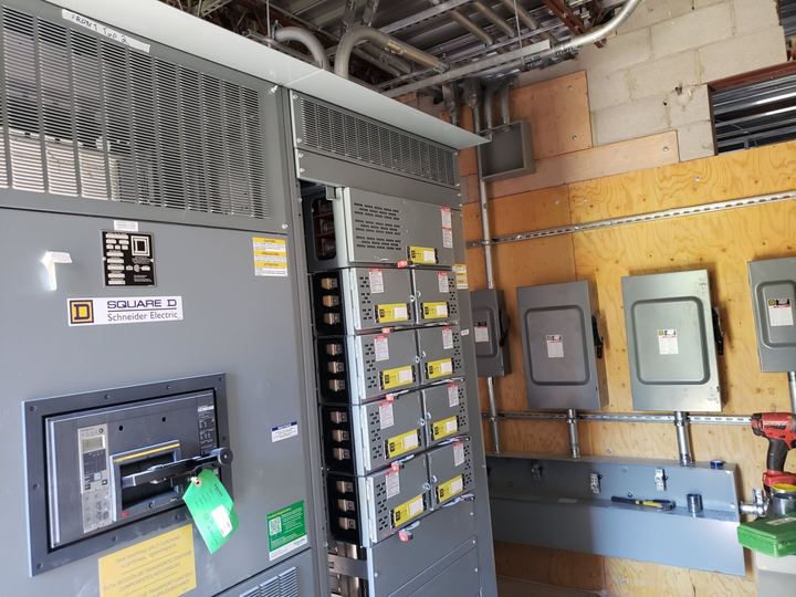 Commercial switchgear and disconnects