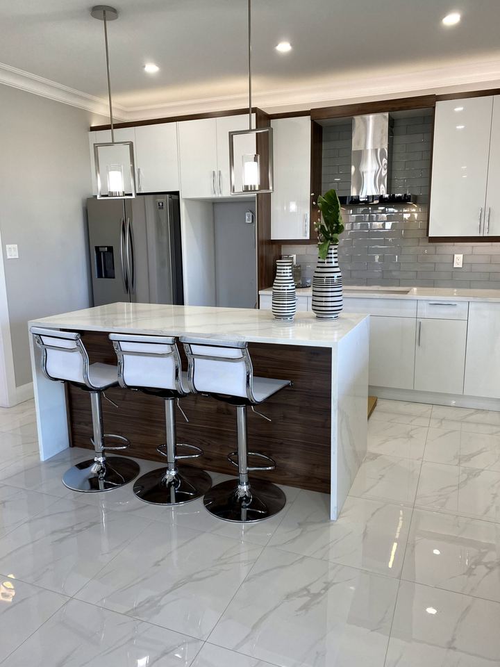 Kitchen with island pendant lighting